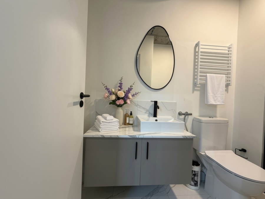 1 Bedroom Property for Sale in Table View Western Cape